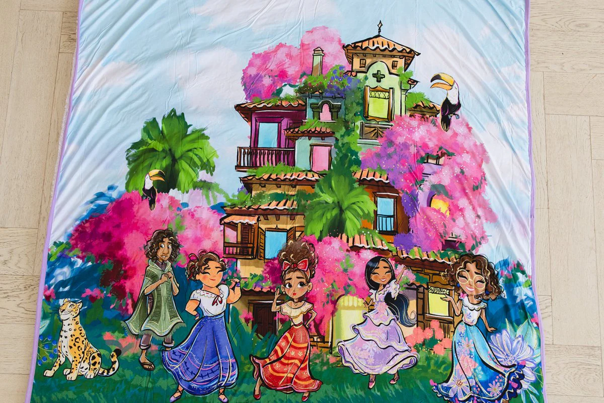 Casita Plush Blanket - Image 4